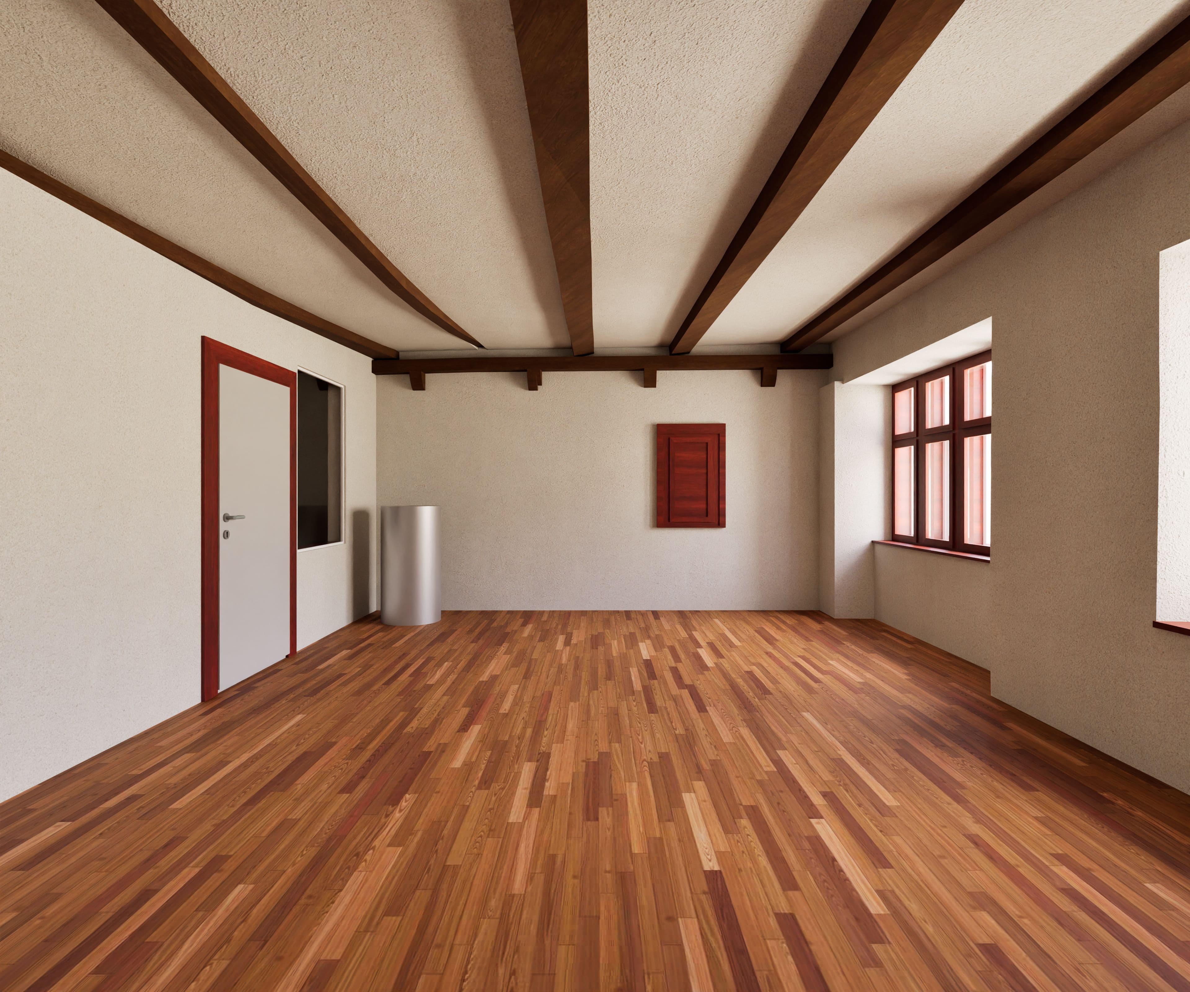 Leerer, heller Raum mit Holzboden, sichtbaren Deckenbalken, weißen Wänden, Tür links und großen Fenstern rechts; minimalistisches Interior-Rendering.