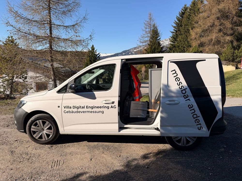 Vermessungsfahrzeug sammelt Geodaten in urbaner Umgebung