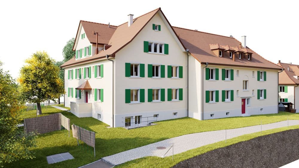 3D-Visualisierung eines sanierten Mehrfamilienhauses mit weißer Fassade, grünen Fensterläden und rotem Satteldach, umgeben von Rasen, Gehweg und Bäumen.