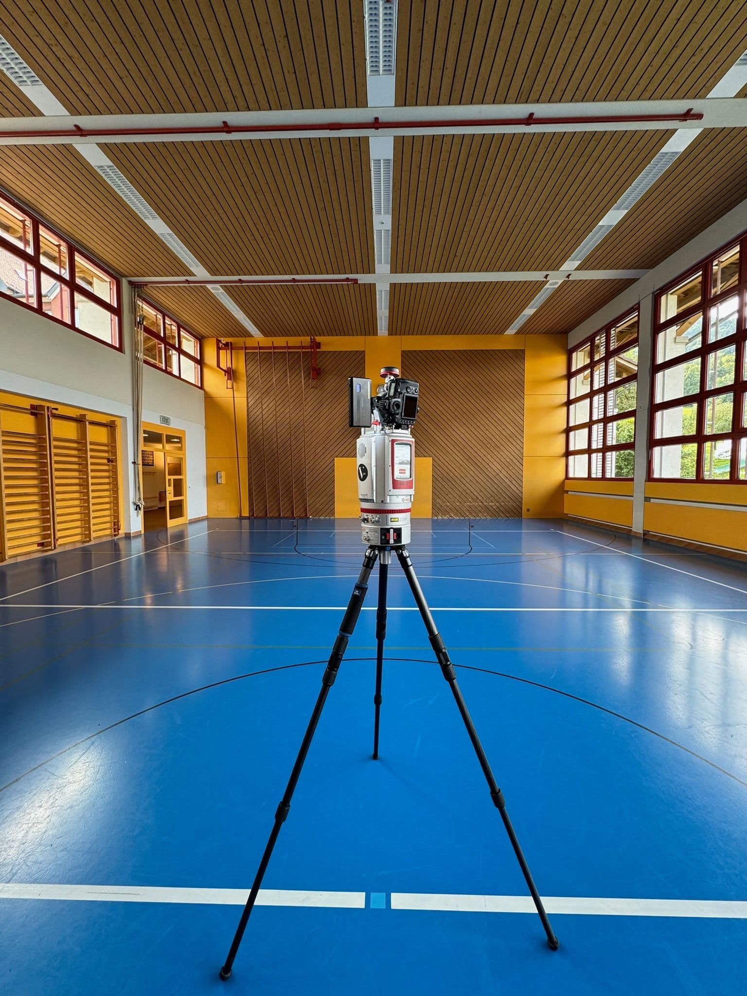 Punktwolkendaten eines Schulhauses aus 3D-Laserscanning